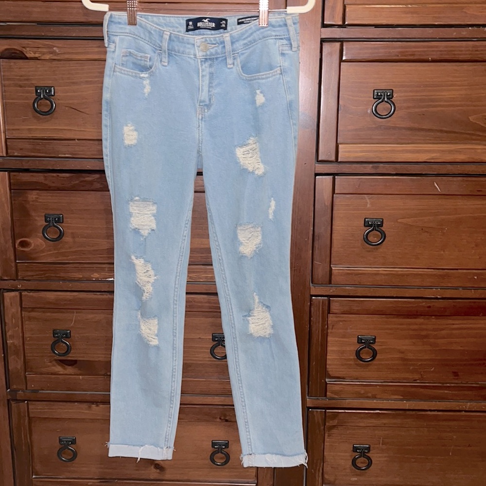 Hollister Low Rise Skinny Crop Jeans